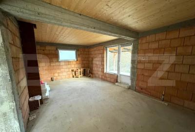 Casă cu 3 camere cu Teren 500 Mp în Central - 2