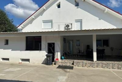 Casă individuală cu 5 camere cu Canalizare în Moșnița Nouă