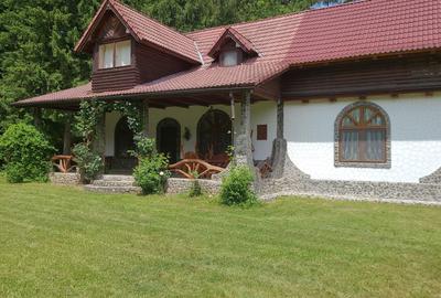 Casă cu 4 camere decomandat în Mârșa - 2