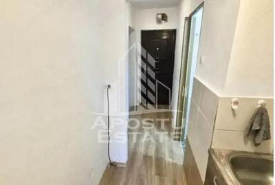 Garsonieră decomandată, mobilată în Blașcovici