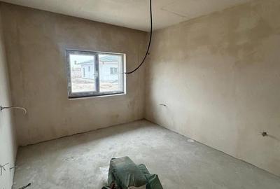 Casă cu Teren 393 Mp în Tunari - 2