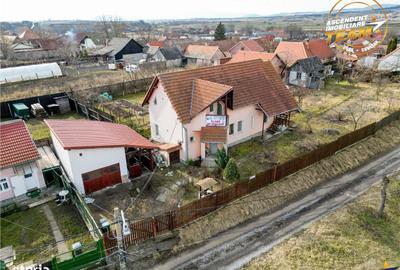 Casă cu 6 camere cu Teren 909 Mp în Central - 4