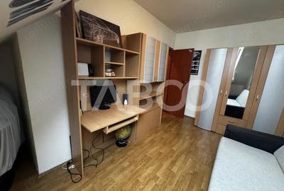 Apartament cu 4 camere decomandat, mobilat în Vasile Aaron - 1