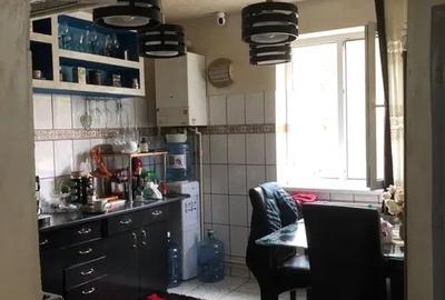 De vanzare apartament 3 camere conf. 1 decomandat pe str,Cugir la et 1 sup. 80mp - 3