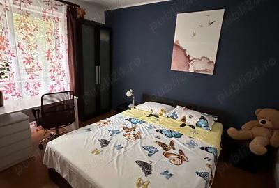 Apartament cu 2 camere, balcon si camara vis a vis de Casa de Cultura.