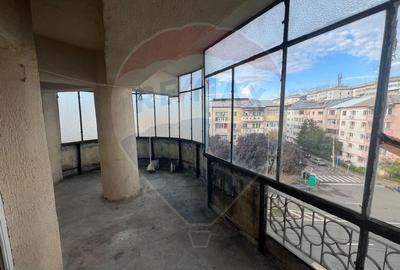 Apartament cu 4 camere de vanzare in zona Central Apartament cu 4 camere de vanzare in zona Central - 9