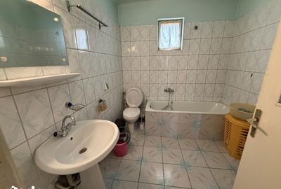 Casă cu 6 camere cu Teren 395 Mp în Central - 3