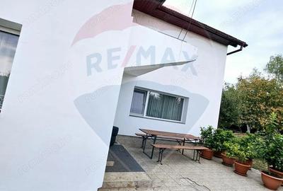 Casa / Vila cu 5 camere de vanzare - 4