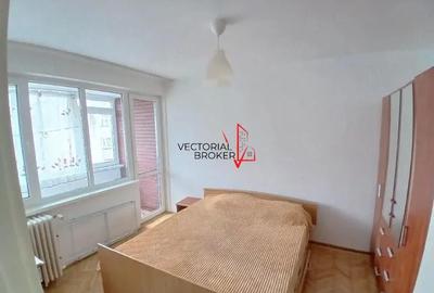 Apartament cu 3 camere semidecomandat, mobilat în Iancului