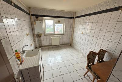 Apartament cu 3 camere decomandat în Ozana