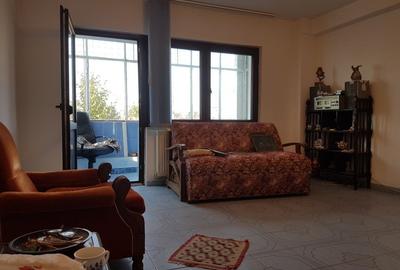 Apartament cu 4 camere decomandat în Ghermănești