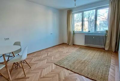 Apartament cu 2 camere semidecomandat, mobilat în Alexandru Obregia