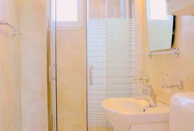 Casă cu 1 camere în P-ța Romană - 1