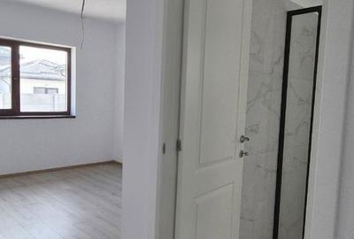 Casă cu 4 camere cu Teren 400 Mp în Domnești - 2