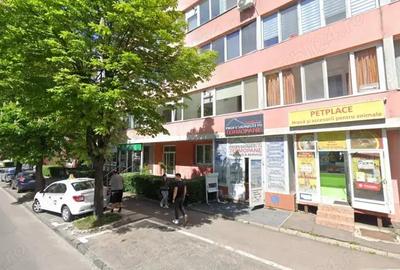 Spatiu Comercial Calea Bucuresti 57 ,parter stradal ,vitrina 3 ml, zona circulata 135000 euro - 2