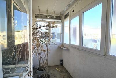 De renovat, 3 camere, 2 bai langa Scoala nr 4 - 6