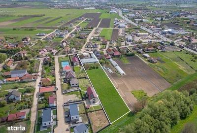 Teren de 6800 mp, în Stupini