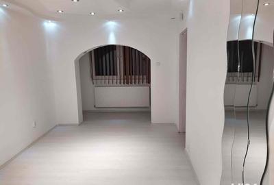 Garsonieră decomandată în Central - 2