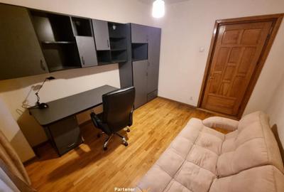Apartament cu 4 camere decomandat, mobilat în Nicolina - 10