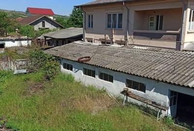 Casă cu 5 camere cu Teren 1250 Mp în Drăgășani - 2