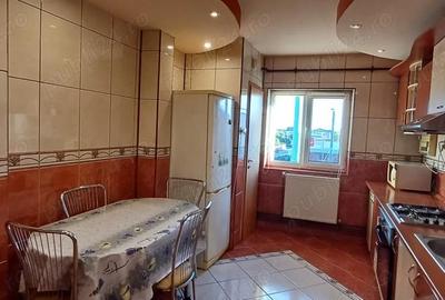 Apartament cu 3 camere semidecomandat în Girocului - 8