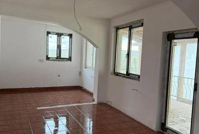 Casă cu Teren 1000 Mp în Biharia - 3