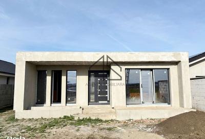 Casă cu 4 camere decomandat în Sântandrei - 3