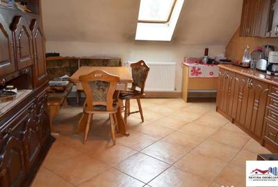 Casă cu 8 camere cu Teren 252 Mp în Central - 7