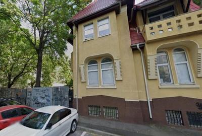 Casă cu 5 camere cu Teren 370 Mp în Domenii - 2