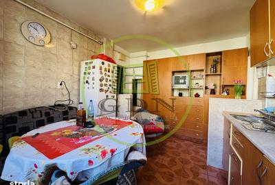 Apartament cu 3 camere în Pajura