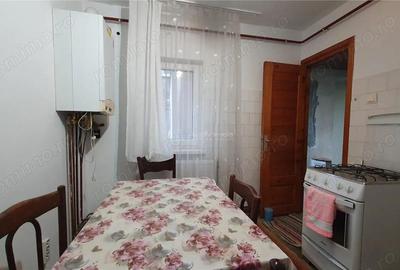 Apartament cu 3 camere decomandat în Obcini