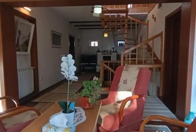 Casă cu 5 camere cu Teren 700 Mp în Zamora - 14