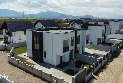 Casă cu 4 camere cu Teren 375 Mp în Cristian - 4