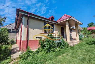 Casă cu 4 camere cu Teren 1700 Mp în Grigoreni - 2