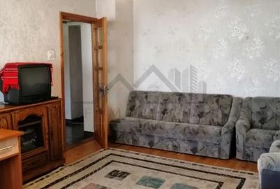 Chirie pentru o camera in apartament de trei camere zona Arcu - Gara - exclus ag - 1
