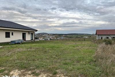 Teren de 566 mp, în Sânmartin - 1