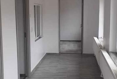 Casă cu 4 camere în Central - 6