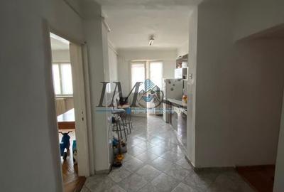 Apartament cu 4 camere decomandat în Cetate - 4