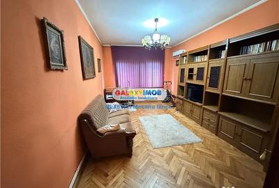 Casă cu 4 camere cu Garaj în Lupeni