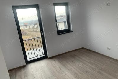Casă cu 5 camere cu Teren 400 Mp în Valea Adâncă - 3