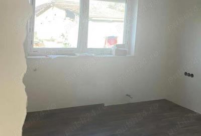 Casă cu 2 camere cu Teren 2900 Mp în Gelu - 3