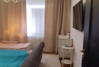 Apartament cu 3 camere decomandat în Turnișor - 1