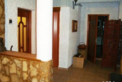 Casă cu 11 camere cu Teren 633 Mp în Clinceni - 10