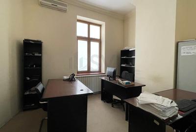 Casă individuală cu 16 camere cu Canalizare în P-ța Romană - 10