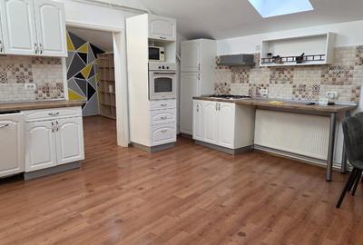 Apartament spatios, 3 camere, 80mp - Zona Traian, centrala proprie - 1