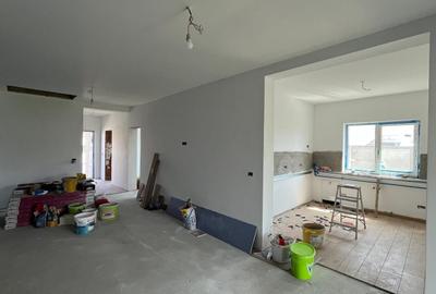 Duplex cu 3 camere cu Canalizare în Moșnița Veche - 4