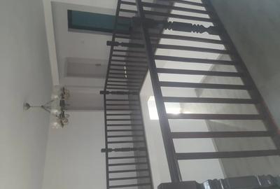 Casă cu 6 camere în Central - 9