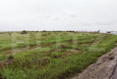 Teren de 10144 mp, în Aeroport - 2