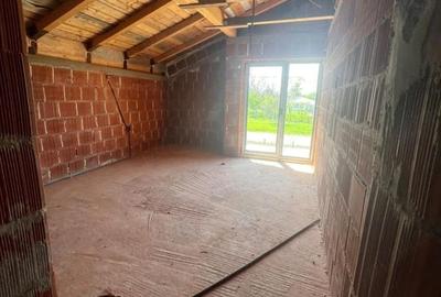 Casă cu Teren 500 Mp în Satulung - 3