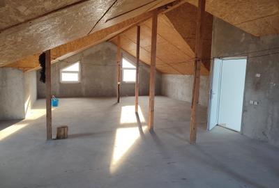 Casa cu design placut si curte generoasa in Afumati - 9